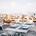 Sikyon Coast And فندق