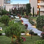 فندق Sikyon Coast And